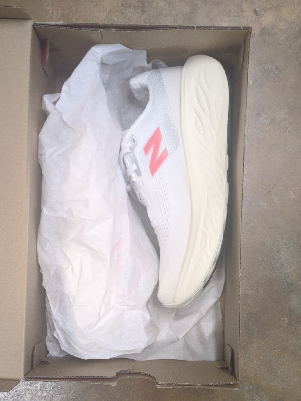 New Balance 1080 v14 New In Box, White with Pink Accents - Picture 6 of 9